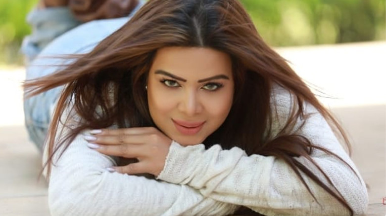 অভিনয়ের স্বপ্ন দেখিয়ে কুকর্মের দিকে ঠেলে দিতেন এই অভিনেত্রী!