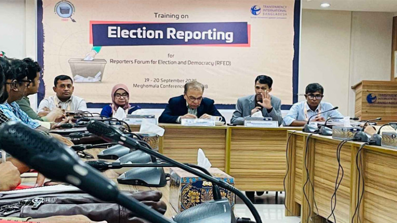 ৩ ধরনের টানাপোড়েনের মধ্যে প্রশাসন:  টিআইবি