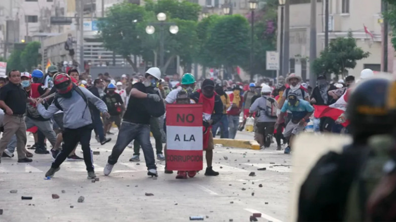 এবার পেরুতে জেন-জি বিক্ষোভ