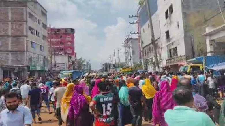 আশুলিয়ায় পোশাক কারখানার আগুন নিয়ন্ত্রণে...