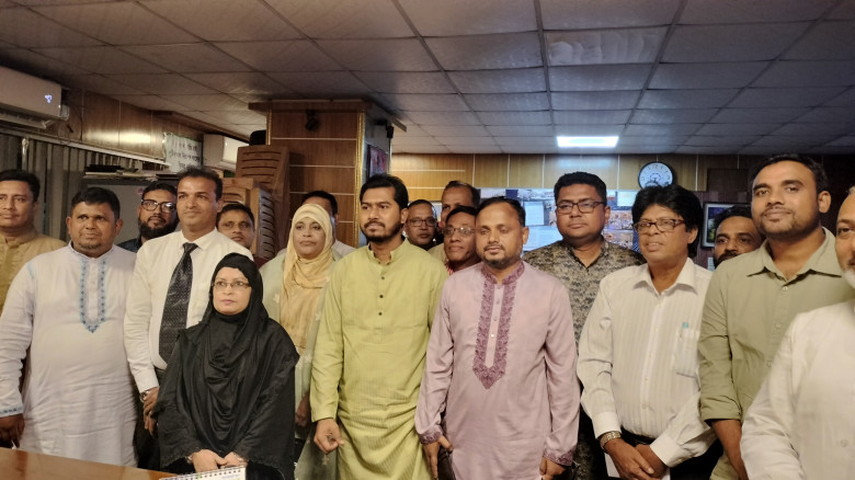 শত বাধা হামলা মামলা জেল জুলুম ও রক্তচক্ষু উপেক্ষা করেও রাজপথ