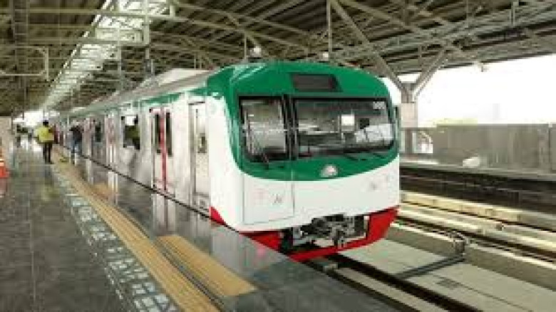 মেট্রোরেল চলাচল বন্ধ, ভোগান্তিতে যাত্রীরা