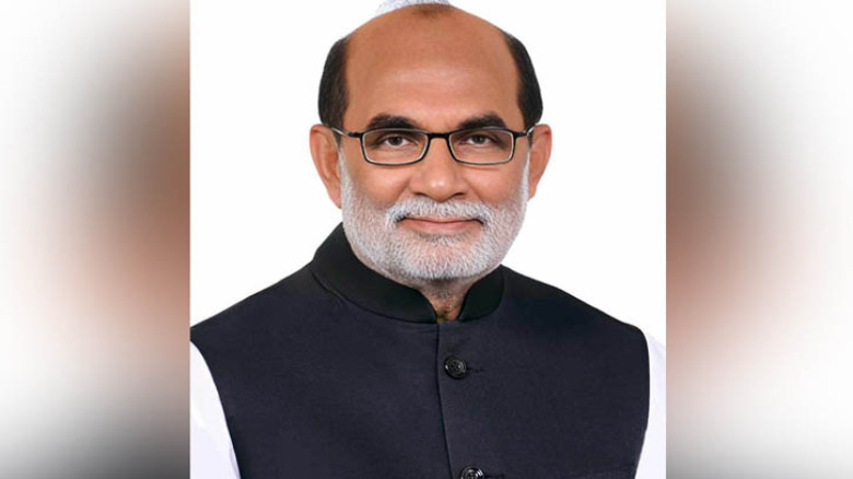 সাবেক মন্ত্রী রেজাউল করিমসহ তিন জনের আয়কর নথি জব্দ